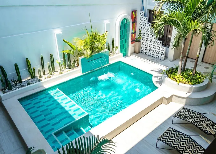 Casana Rosa Hotel